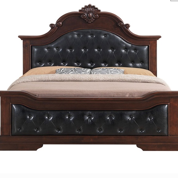 Bed 🛌 - Picture 1 of 4